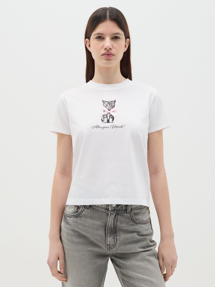 White T-shirt in cotton with "Attenzione mordo!" kitten print_0