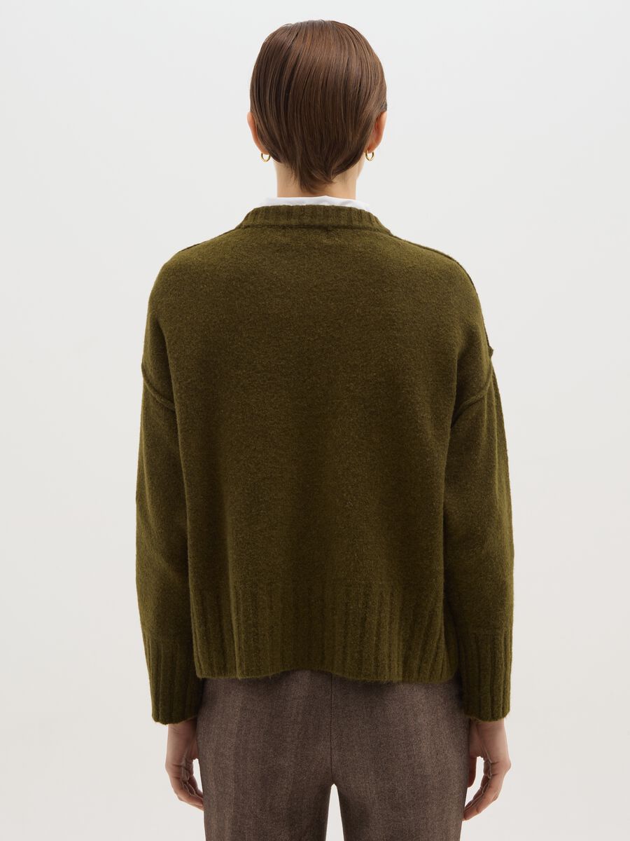 Green stretchy fabric oversized pullover with round neck_2