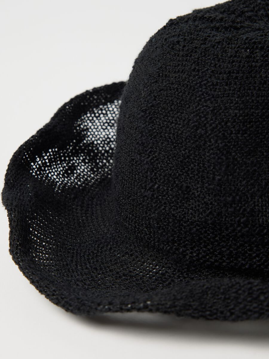 Cappello a cloche nero lavorato a maglia_2