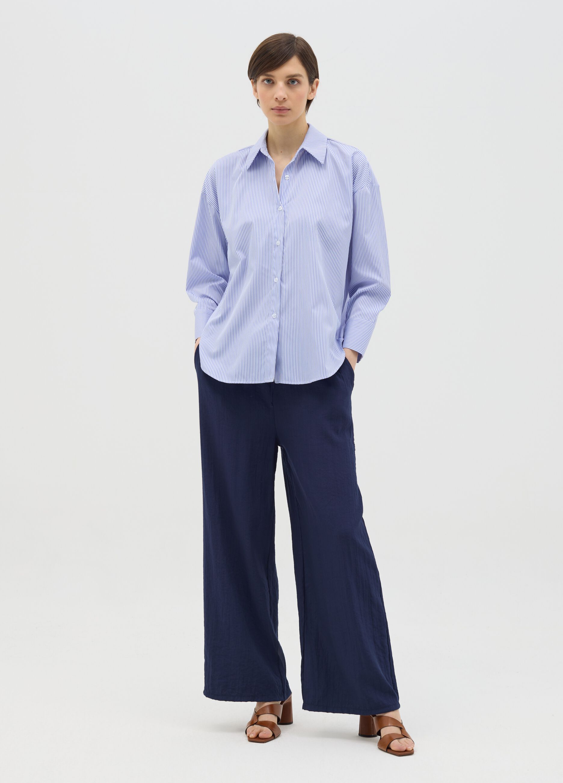 Camicia oversize a righe bianche e blu