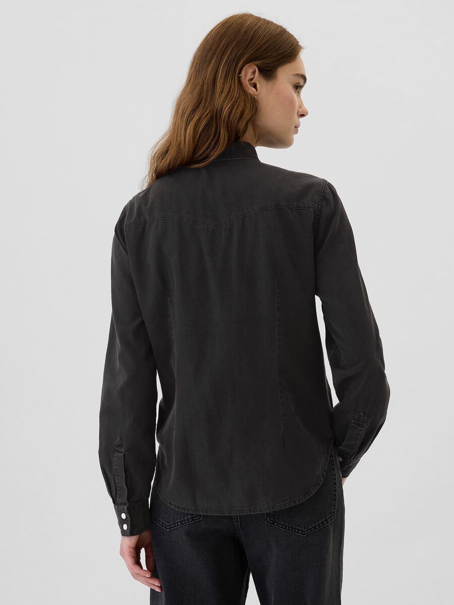 Western shirt in denim with pearl buttons_1