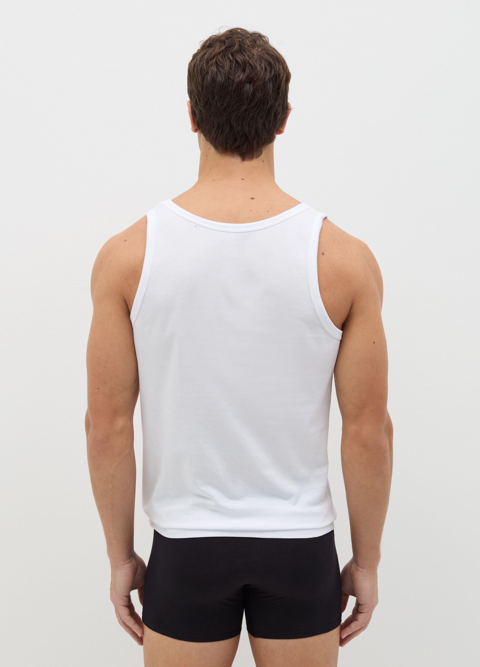 Organic cotton racerback vest with round neck