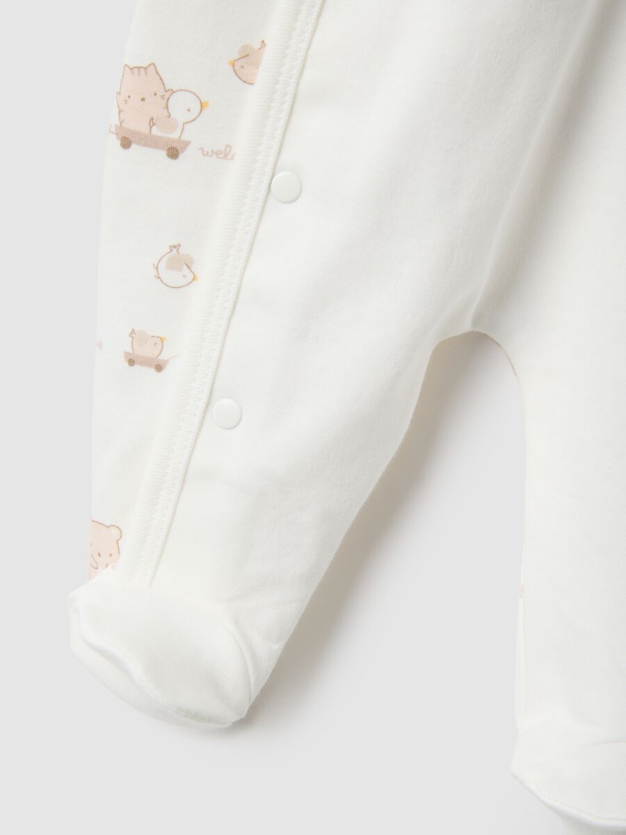 White newborn romper in pure cotton with long sleeves and embroidery_3
