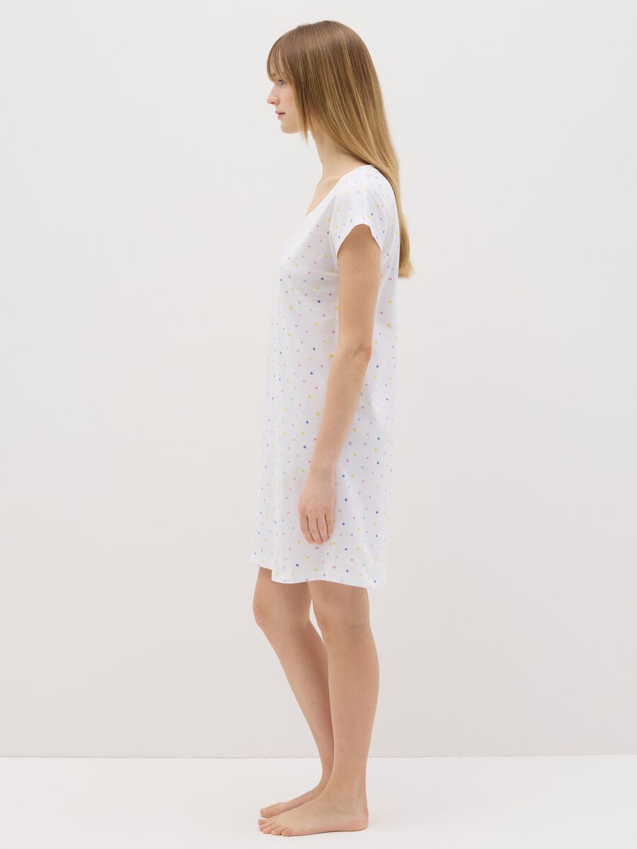 White cotton nightshirt with polka dot pattern_1