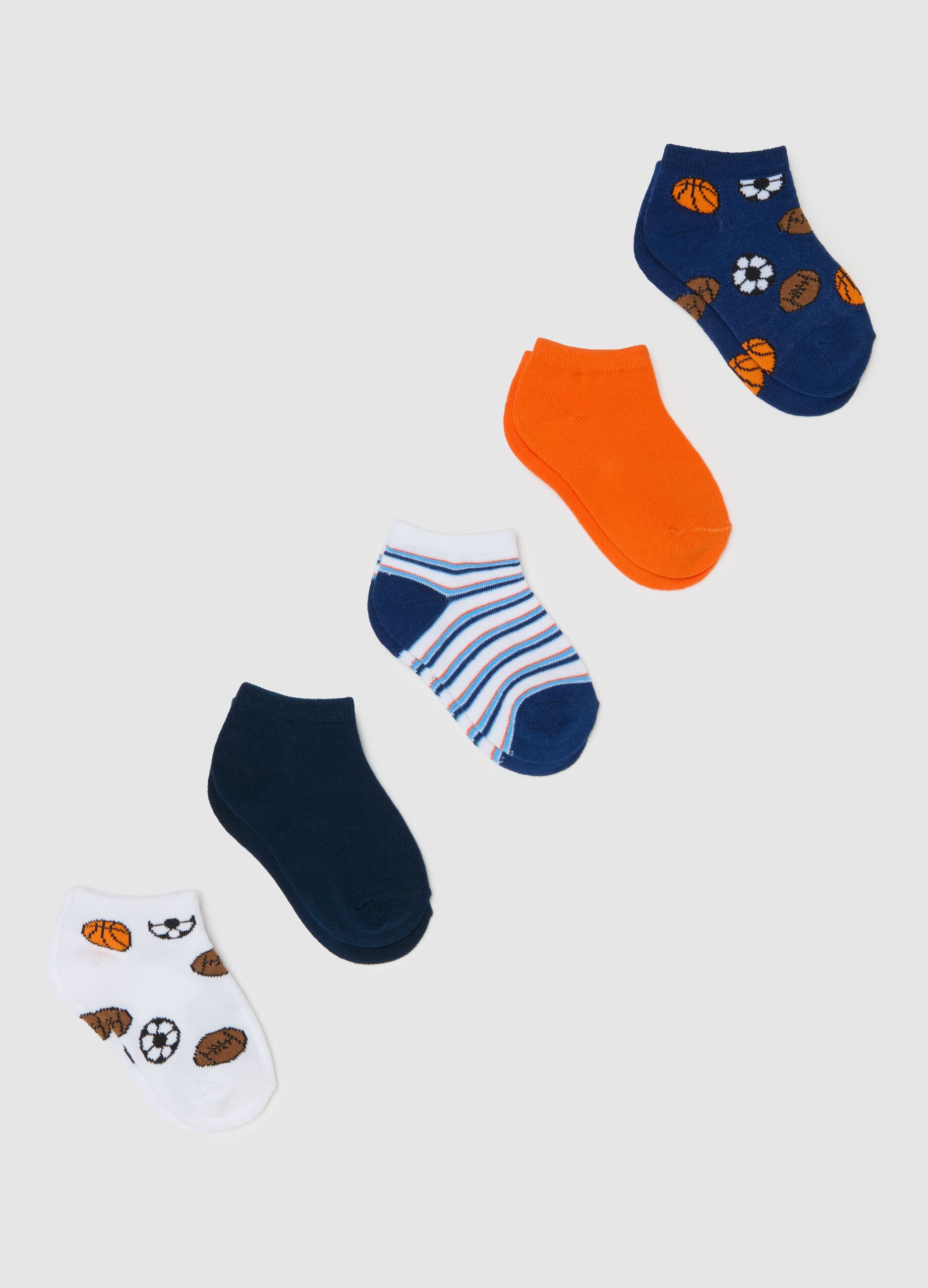 Five-pair pack shoe liners with balls and stripes design