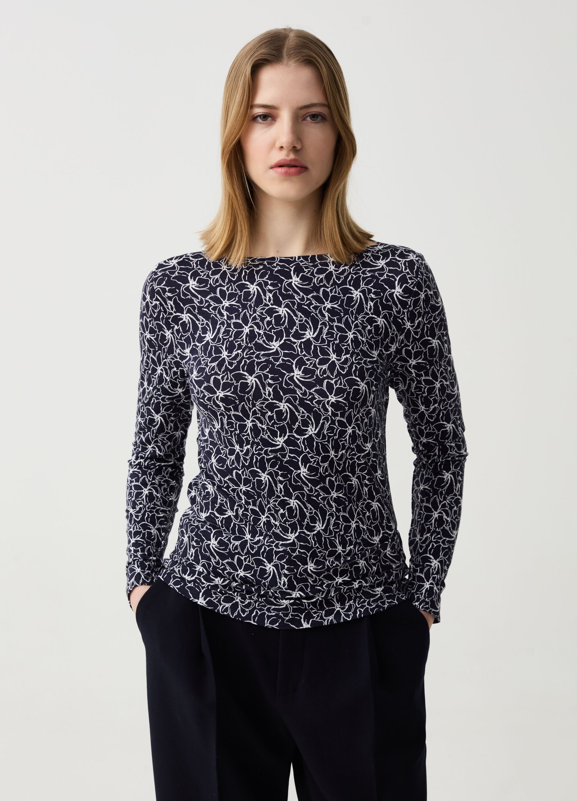 Floral T-shirt with boat neck