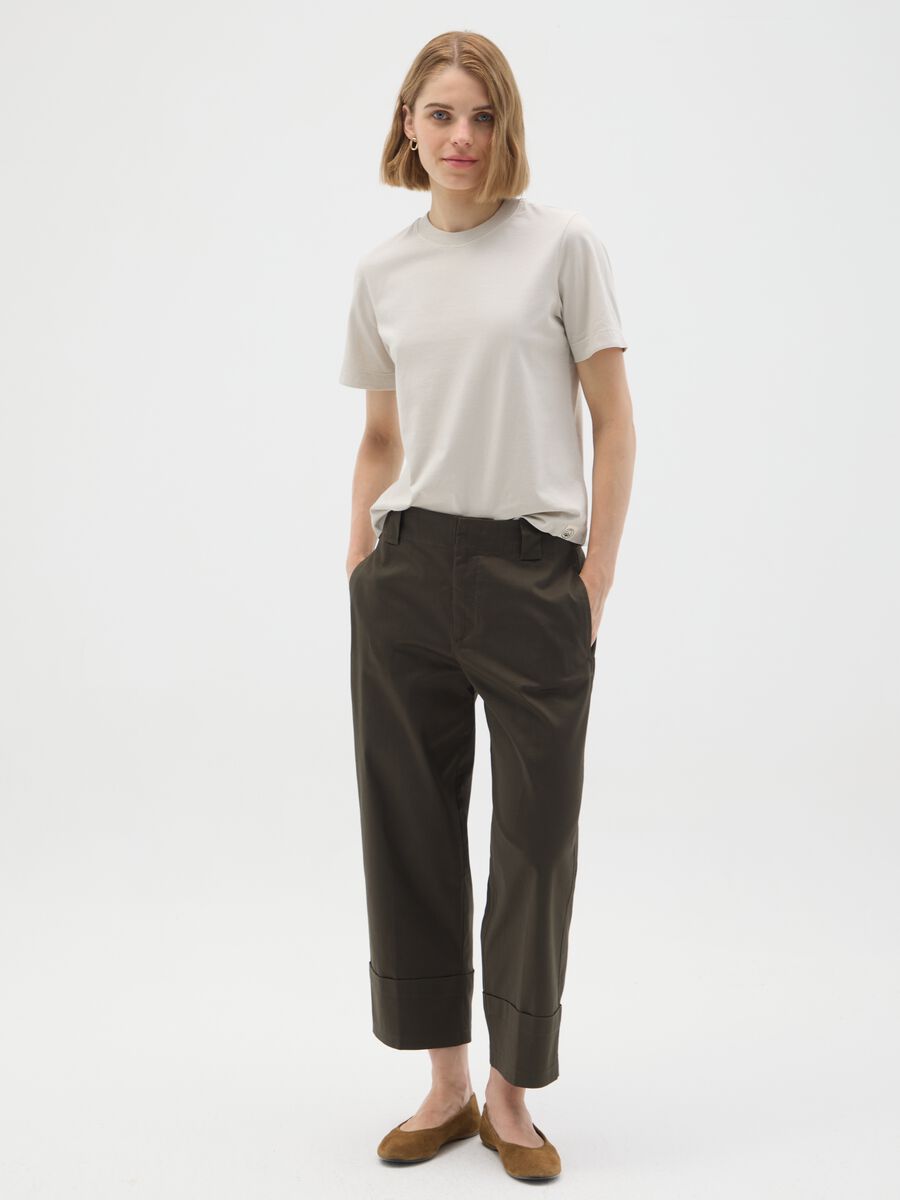 Brown regular fit stretch cotton trousers_0