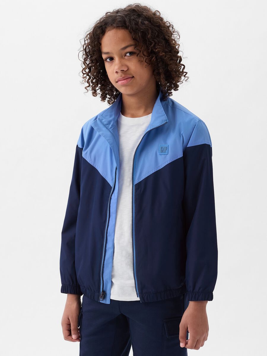 Two-tone windbreaker with logo patch_0
