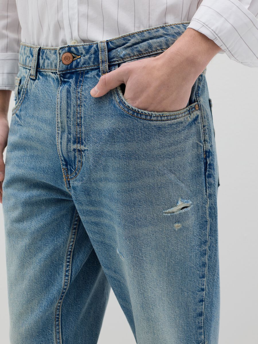 Slim-fit jeans with five pockets_2