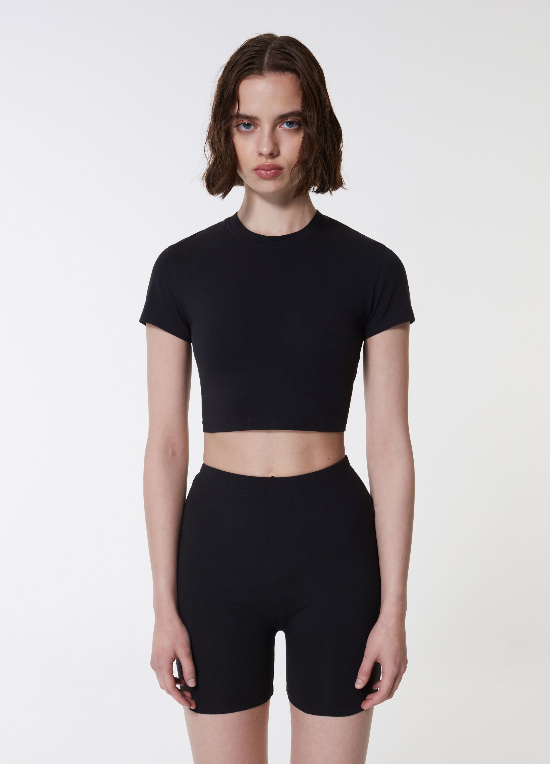 Crop T-shirt Black_2