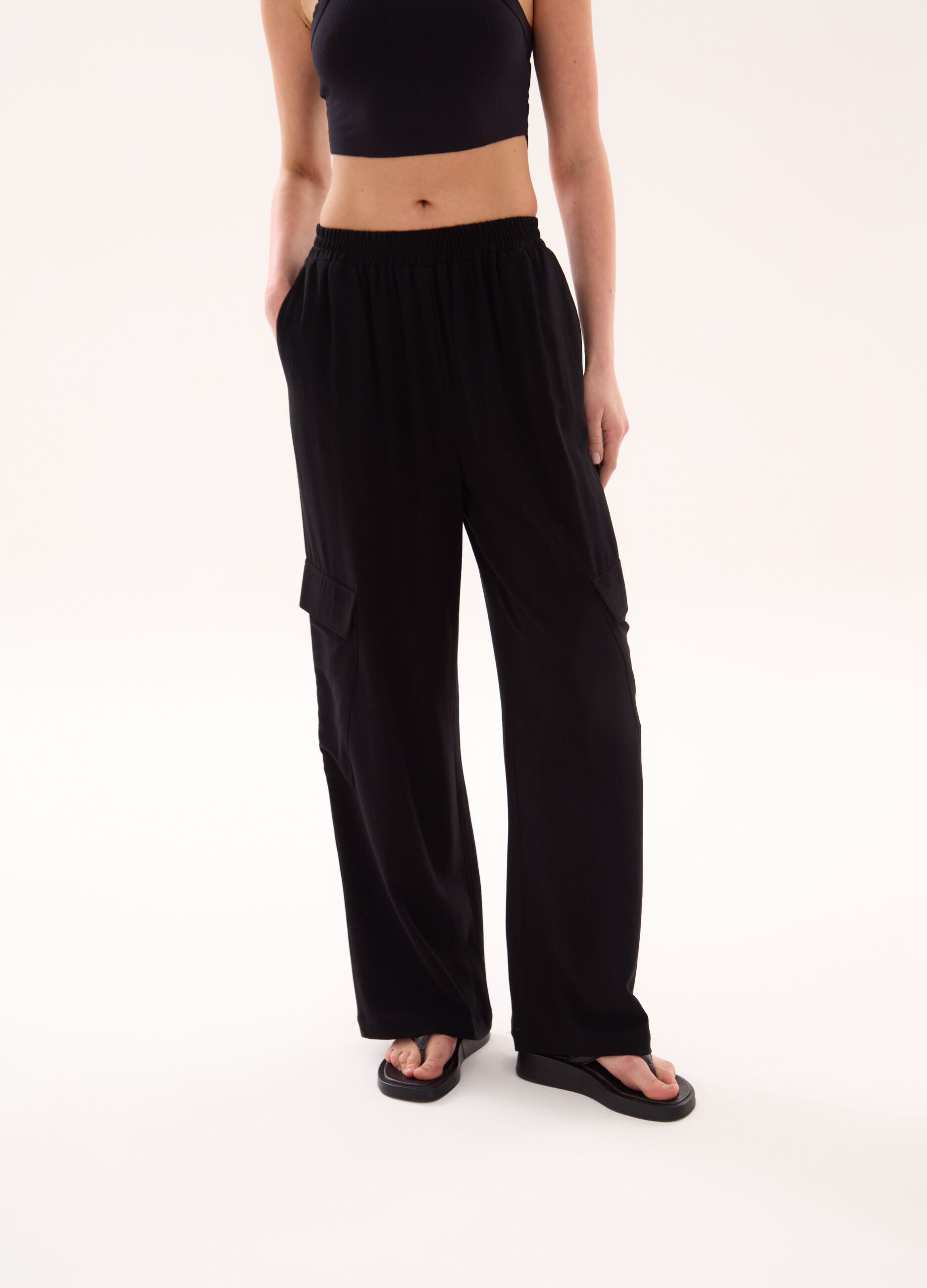 Wide-Leg Linen Cargo Trousers Black