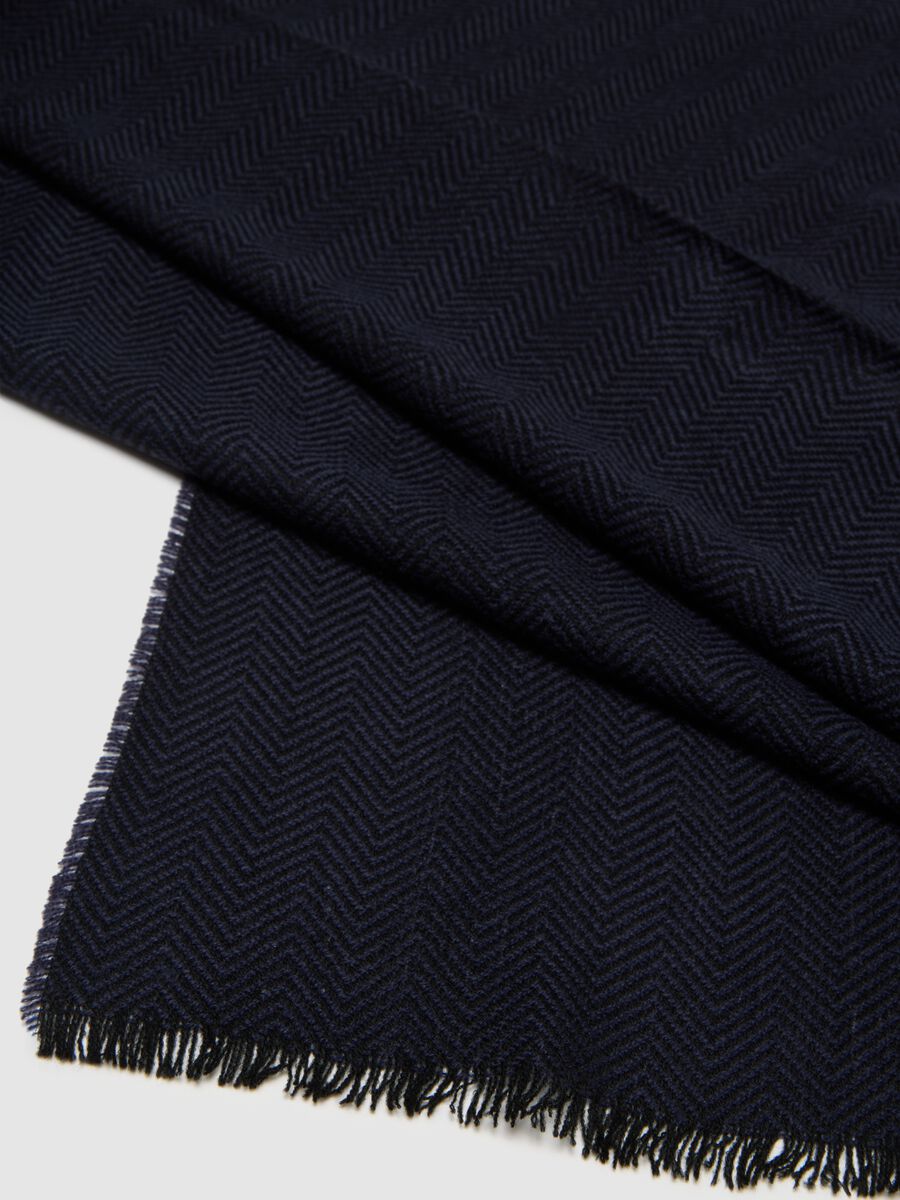 Black Scarf_2