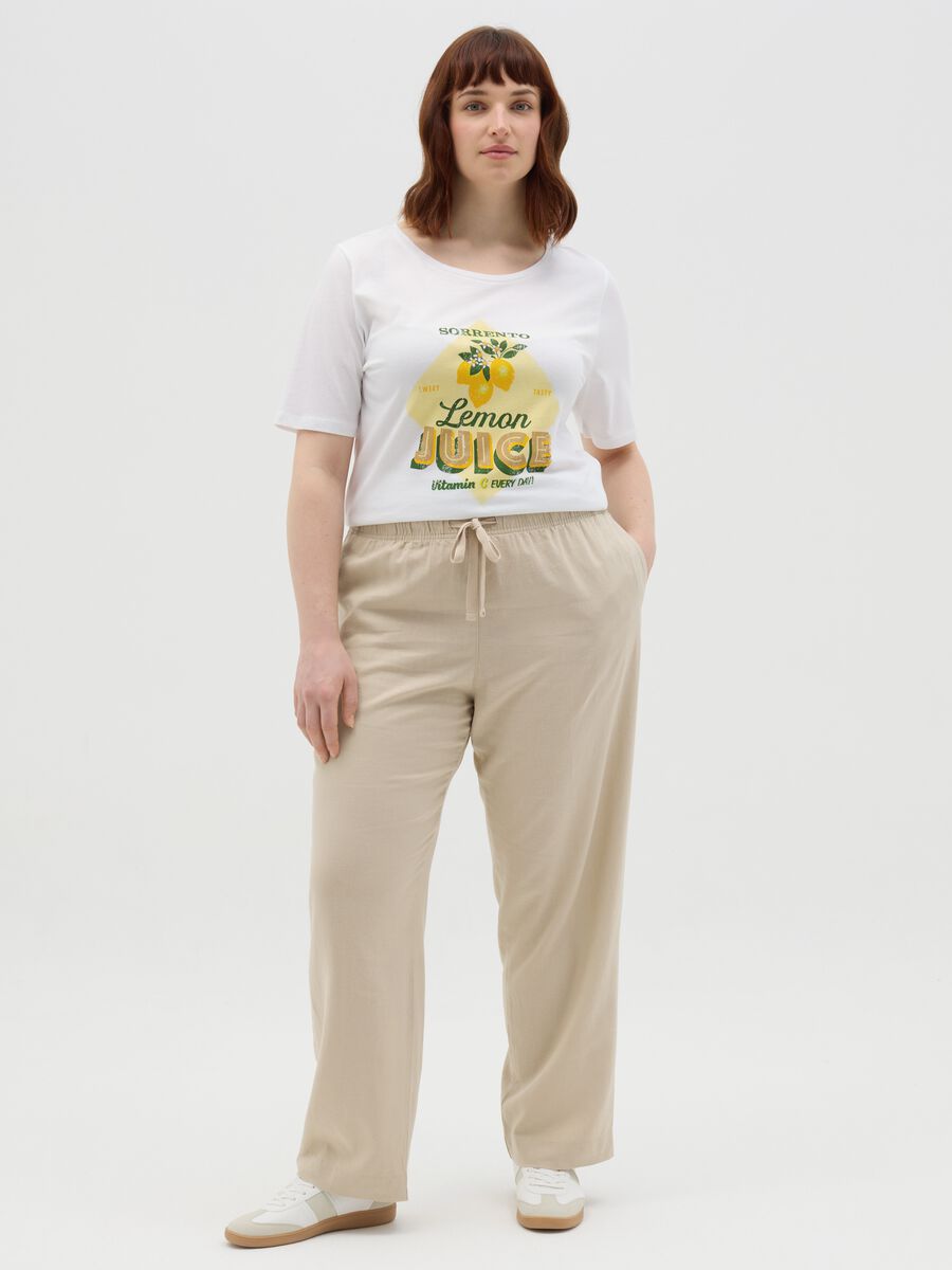 Curvy white T-shirt with "Sorrento Lemon Juice" print in cotton_1