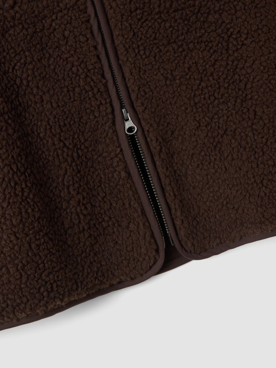 Gilet marrone con colletto regular fit effetto teddy_5