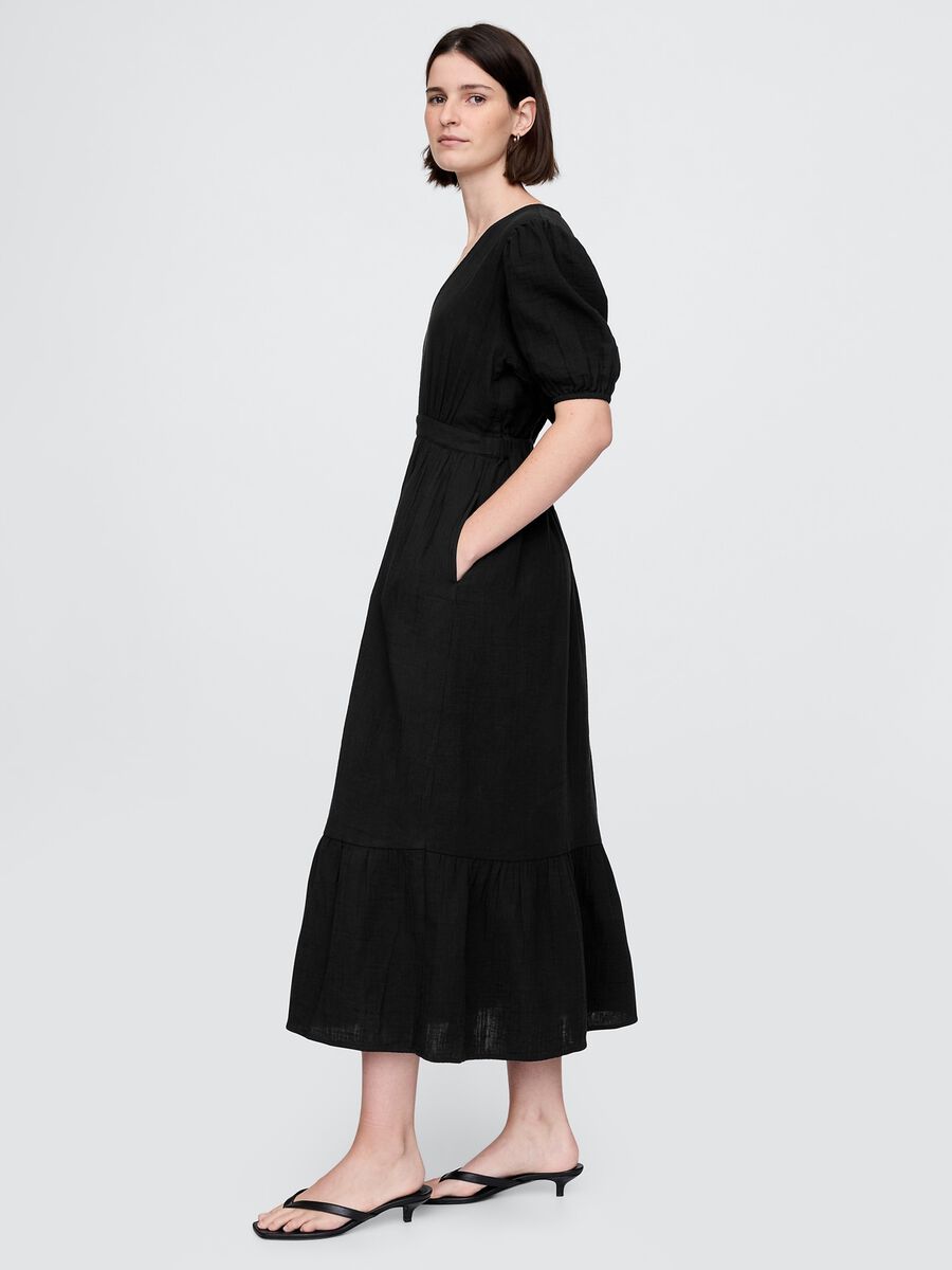 Long black dress with V-neck and open back_1