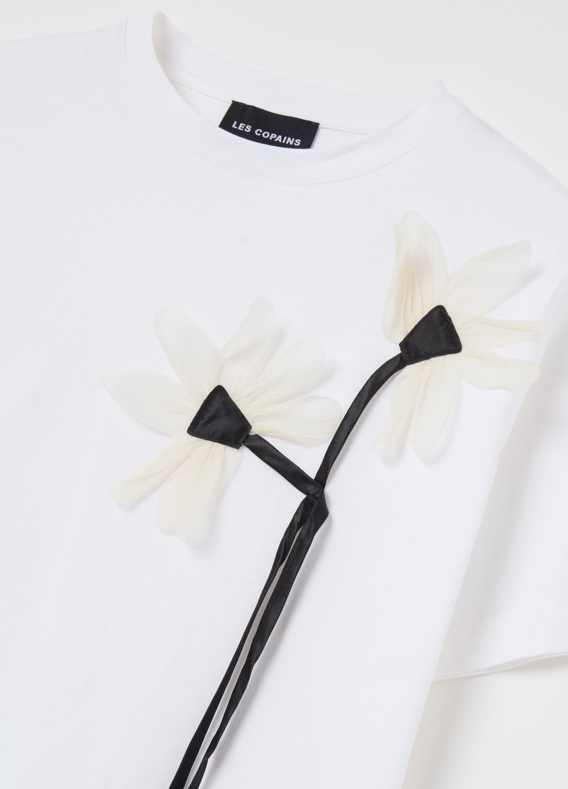 T-shirt with flowers application