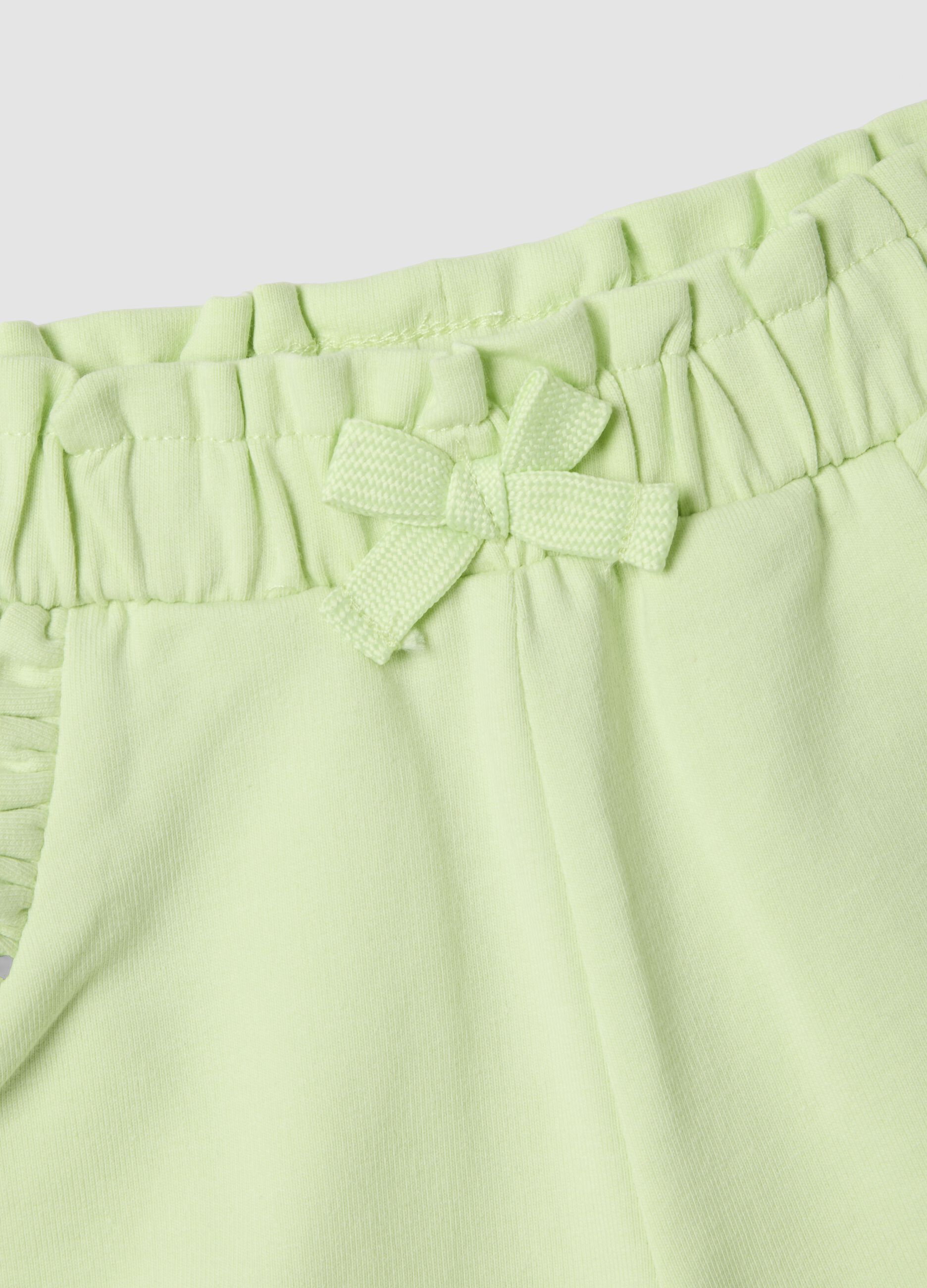 Girls&rsquo; green stretch cotton shorts with bow