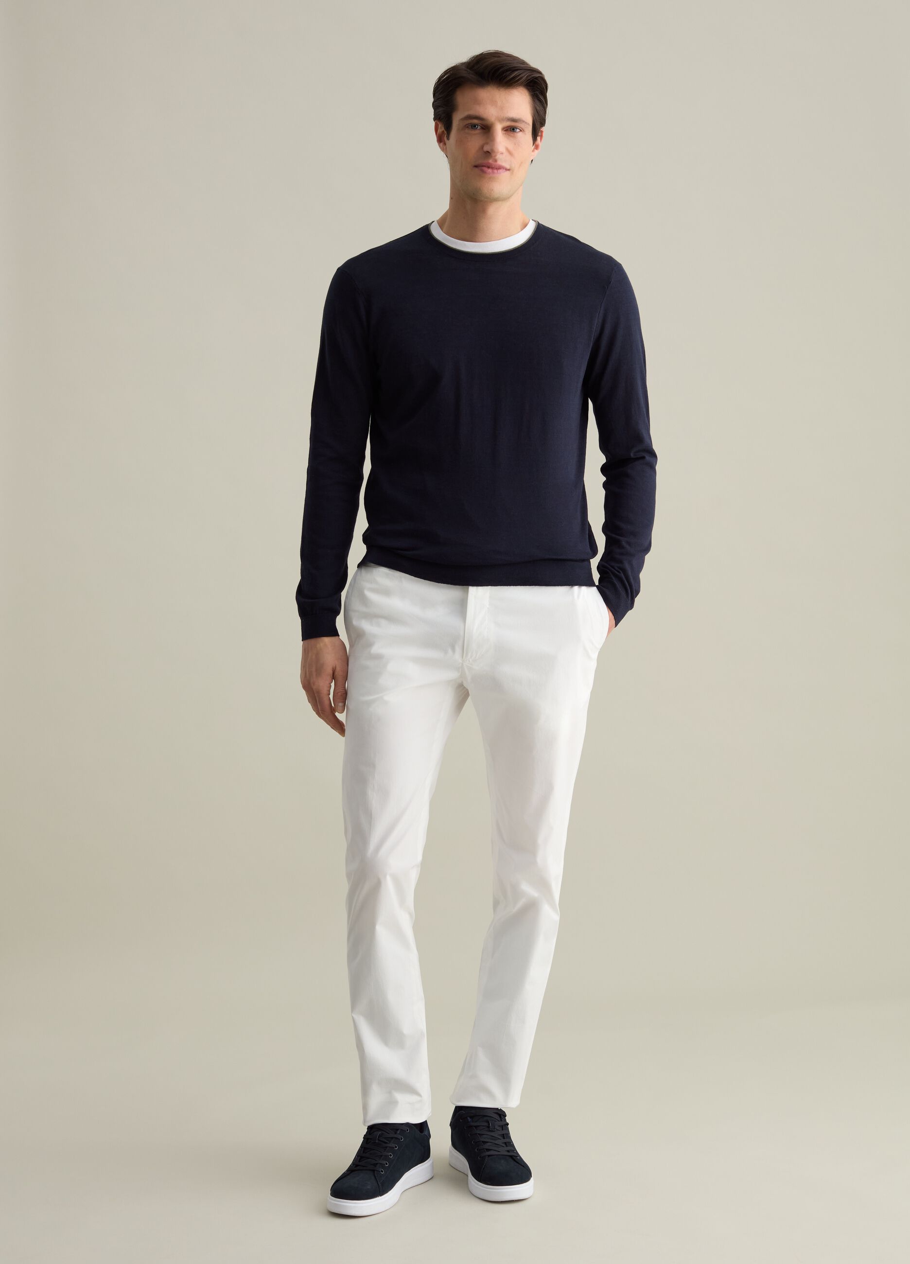Contemporary slim-fit trousers in stretch cotton