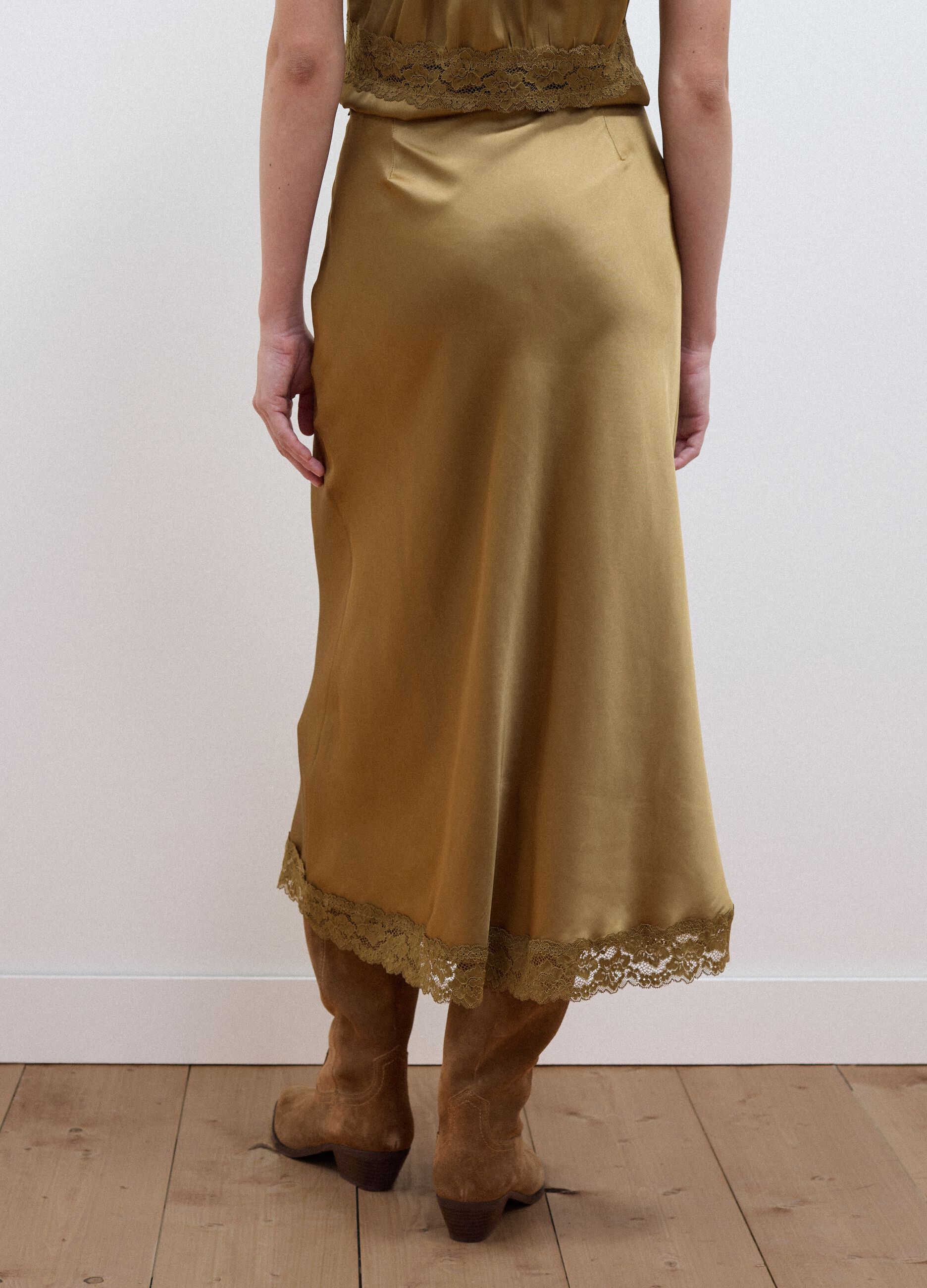 Yellow viscose-blend skirt with lace