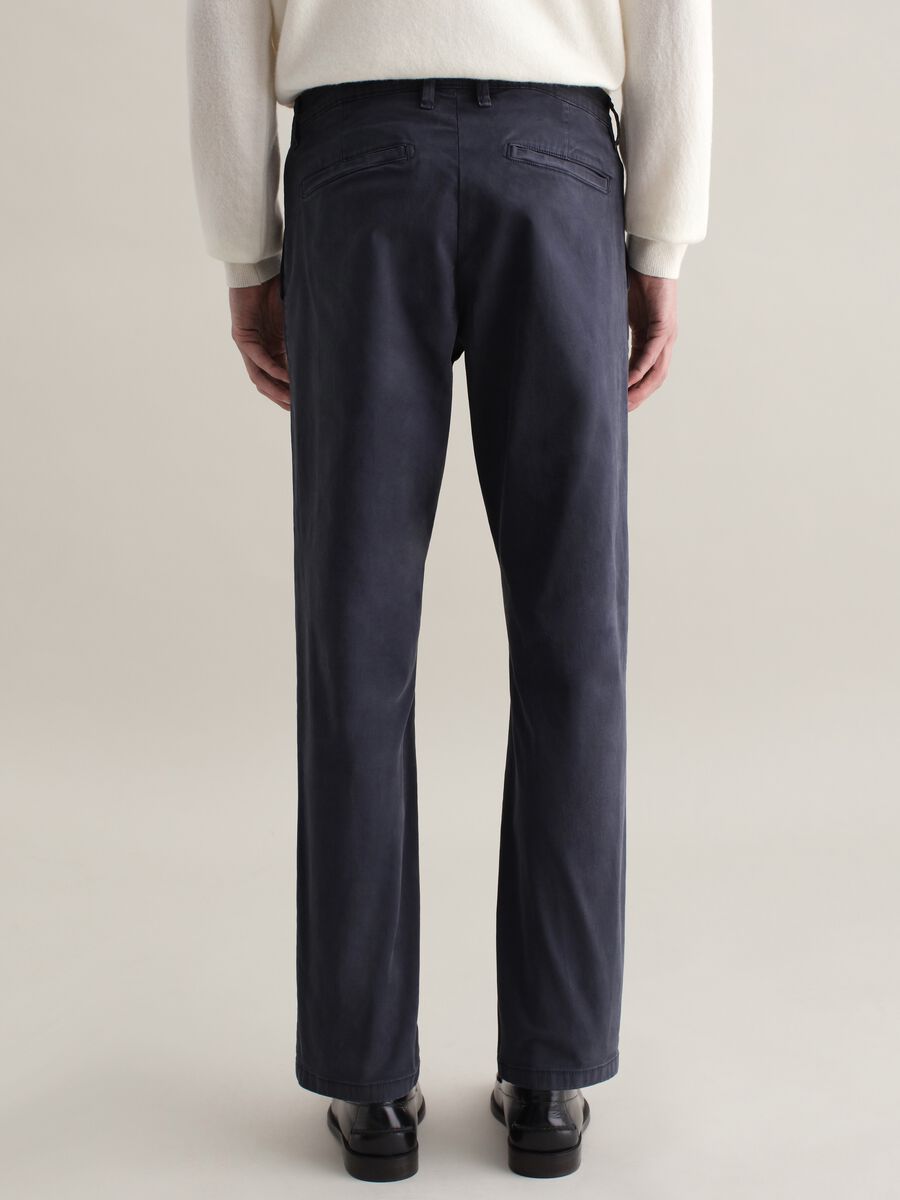 Pantalone chino in cotone stretch_3
