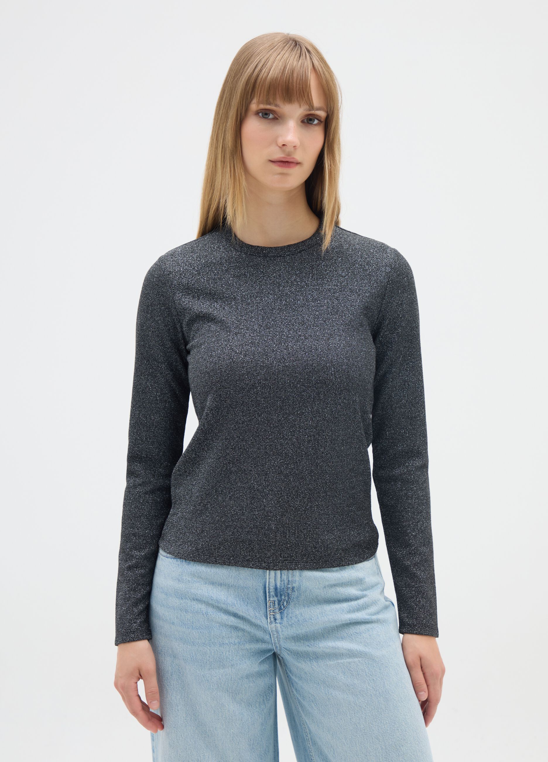 Grey long-sleeve shirt
