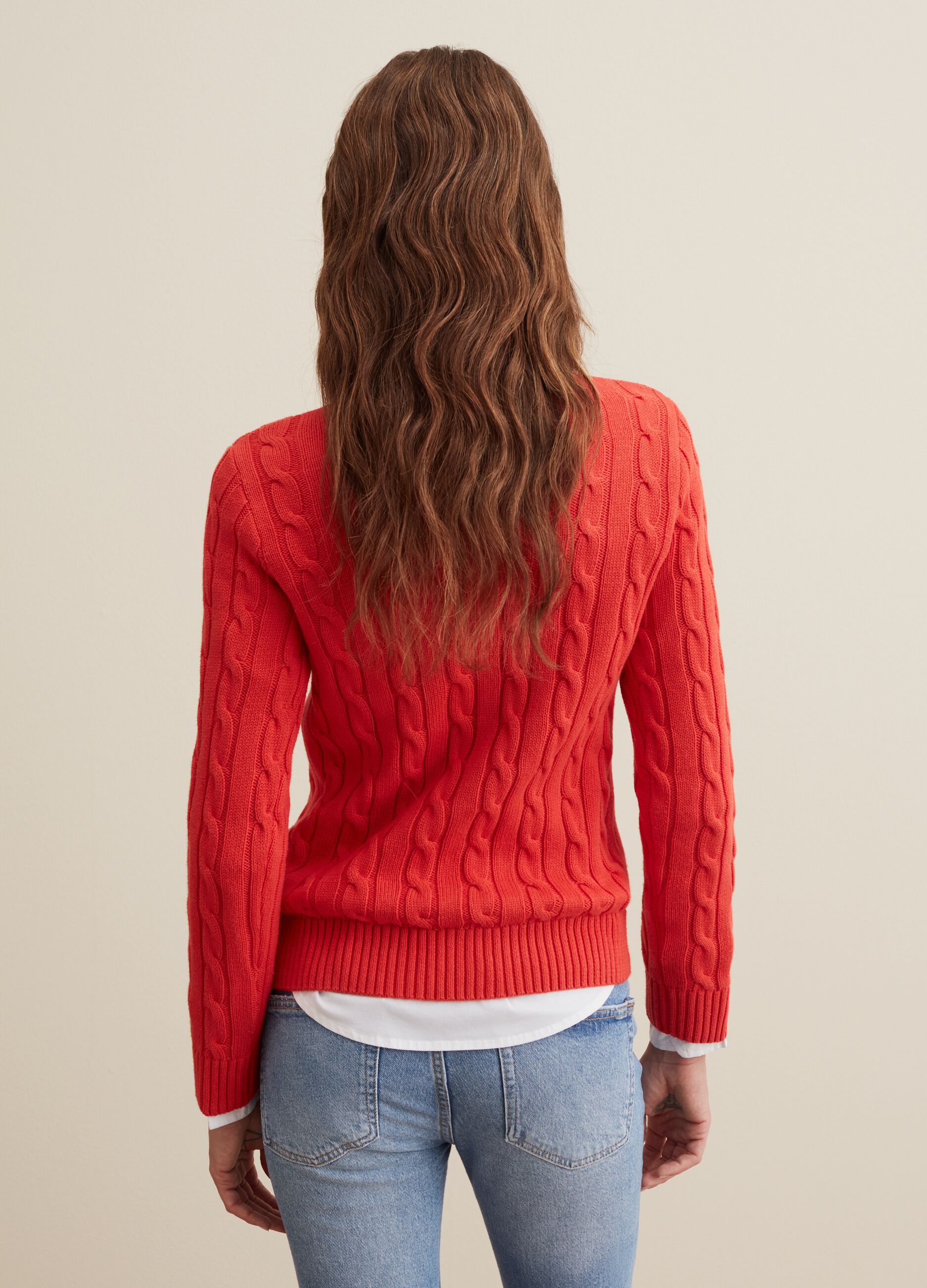 Pullover girocollo con lavorazione a trecce_2