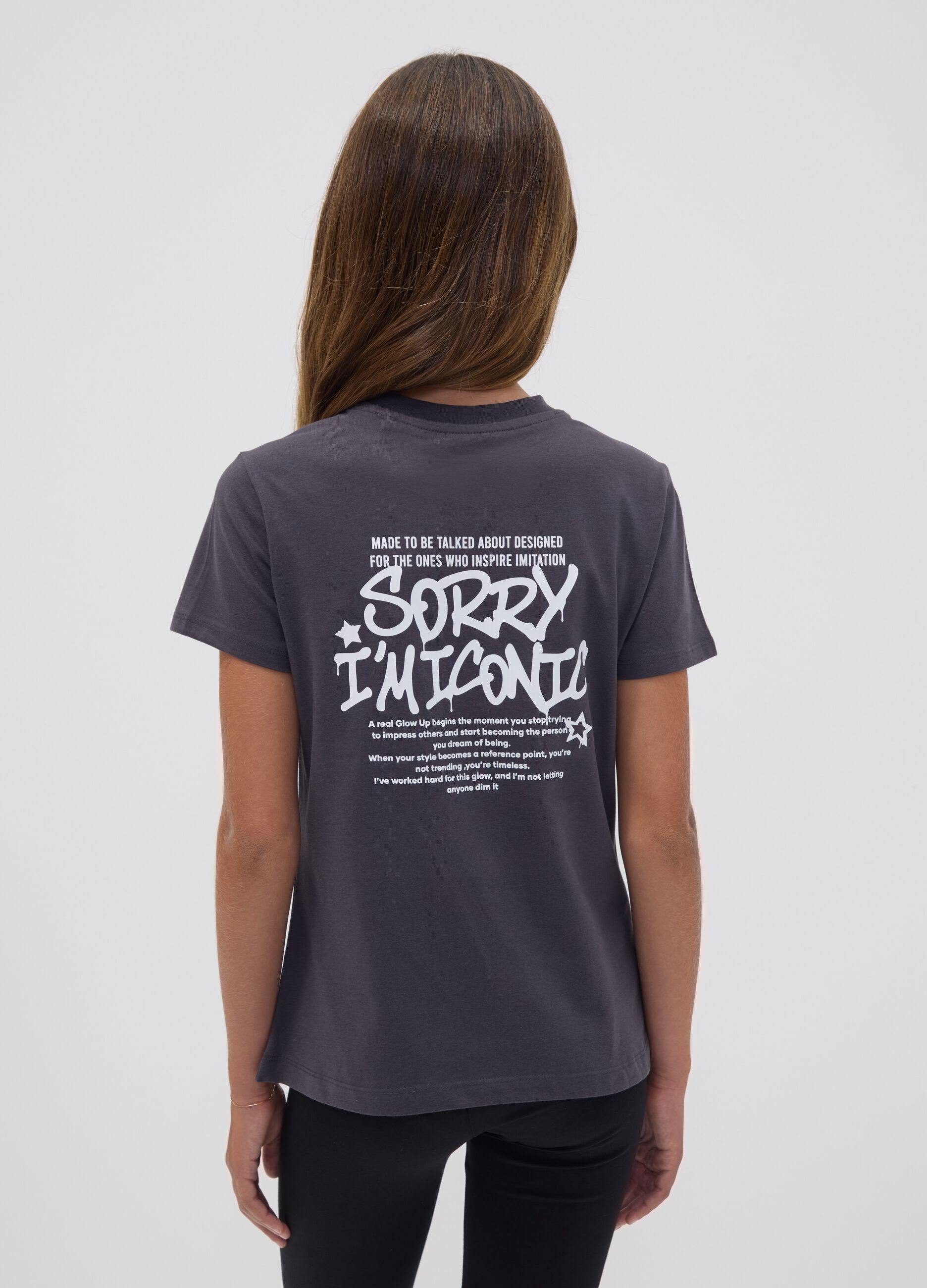 Grey pure organic cotton T-shirt with front and back print for girls