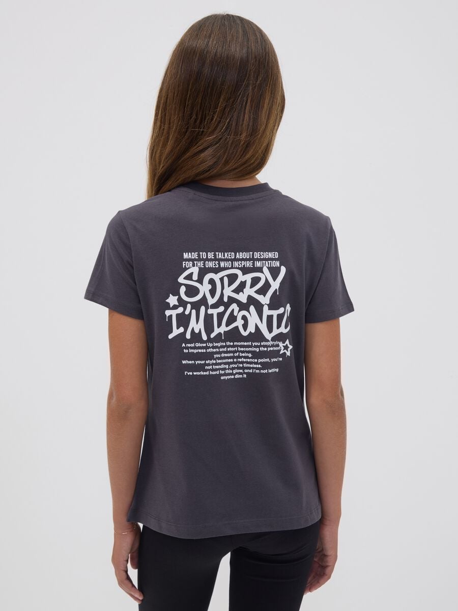 T-shirt grigia in puro cotone organico con grafica fronte e retro per ragazza_2