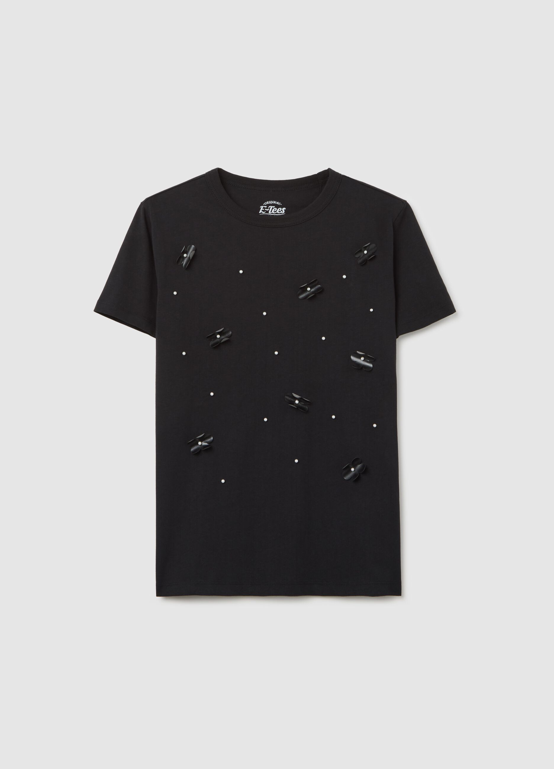 Black T-shirt in cotton with beads and flowers application