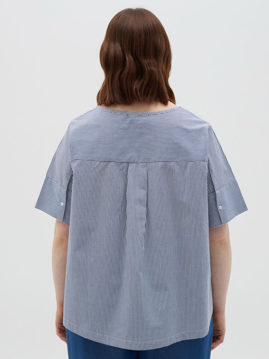 Curvy blouse with white and blue stripes_3