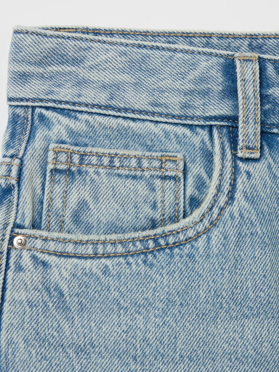 Loose-fit Bermuda shorts in denim_5
