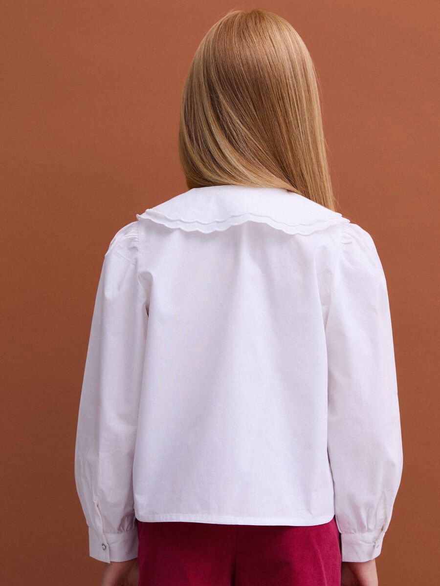 Camicia popeline bianca in puro cotone con collo ampio ricamato regular fit_2