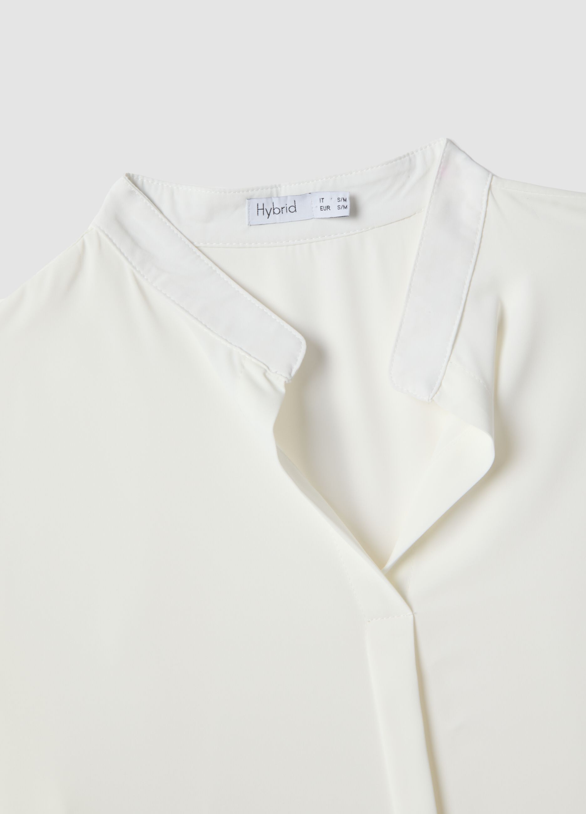 White long-sleeve regular-fit shirt with band collar