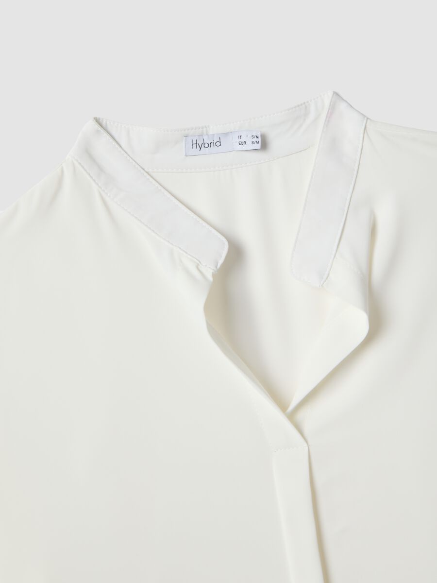 Camicia a maniche lunghe bianca regular fit con collo a fascia_5