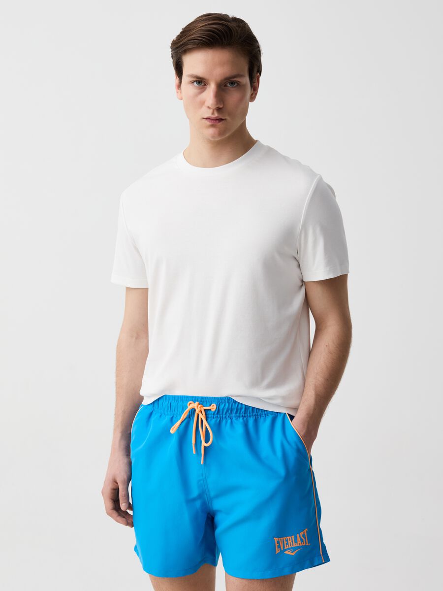 Swimming trunks with contrasting details_0
