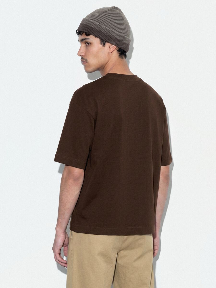 Brown pure cotton T-shirt with chest pocket, boxy fit_2