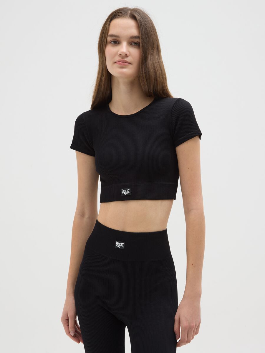 Maglietta in tessuto elasticizzato nera regular fit con scollo rotondo_0