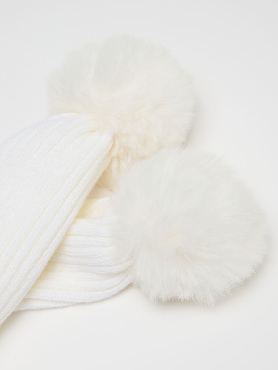 Sciarpa bianca a coste da bambina con pompon_3