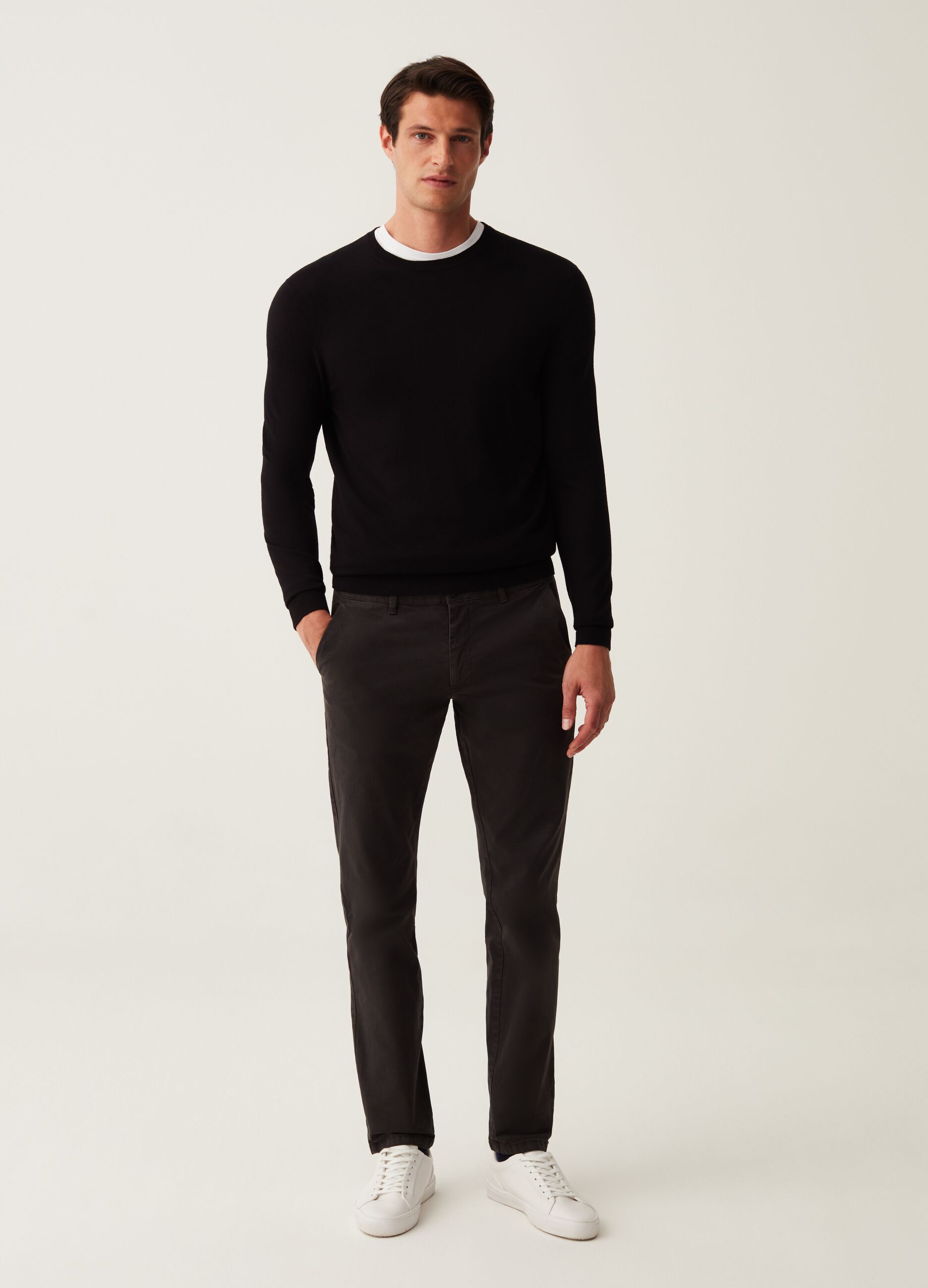 Pantaloni chino stretch tinta unita