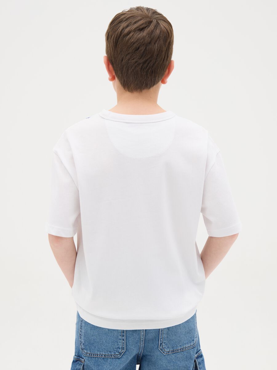 Cotton T-shirt with "Crush" and lightning bolts_2