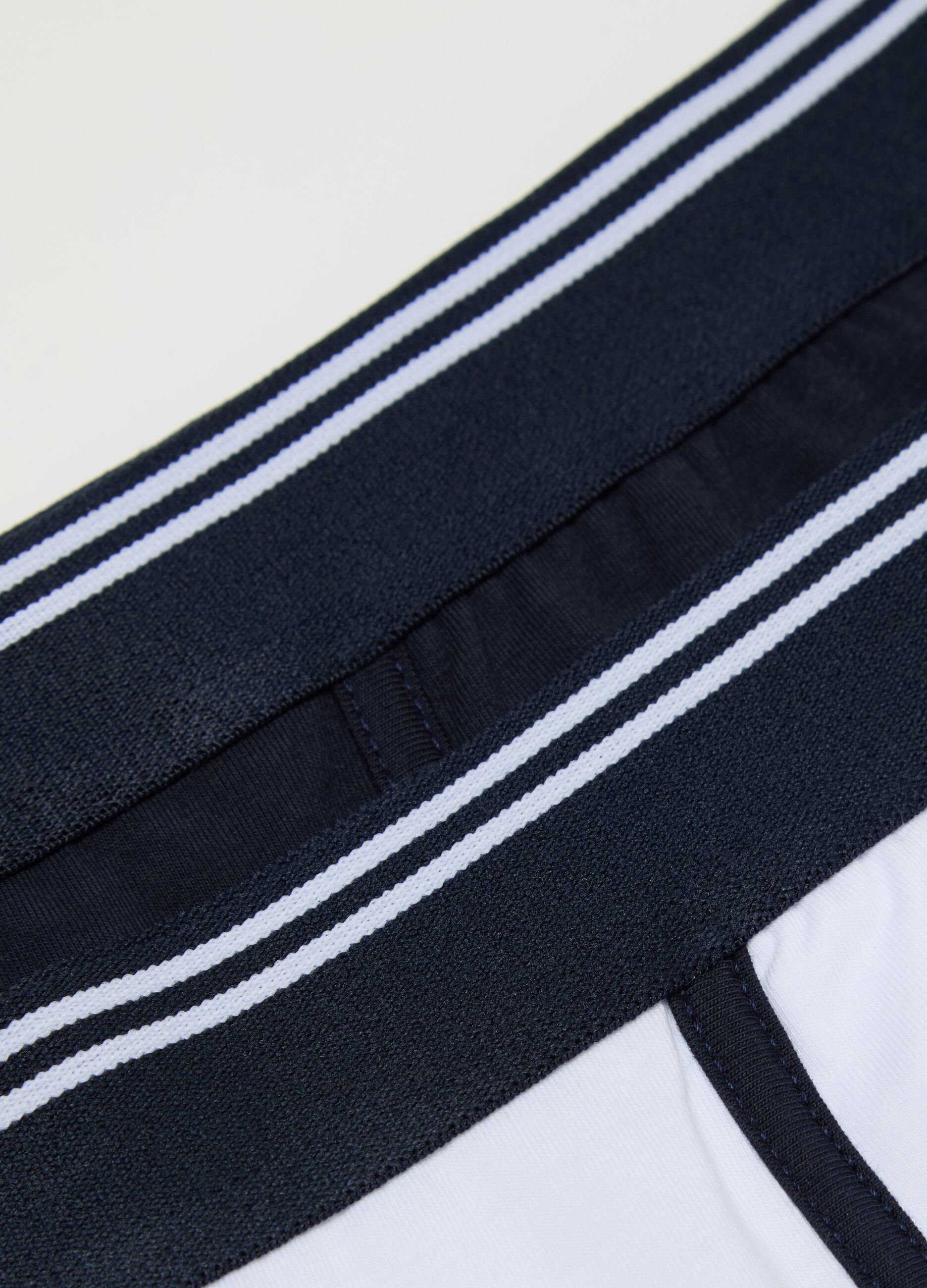 Three-pack boxer shorts in stretch cotton with striped detail