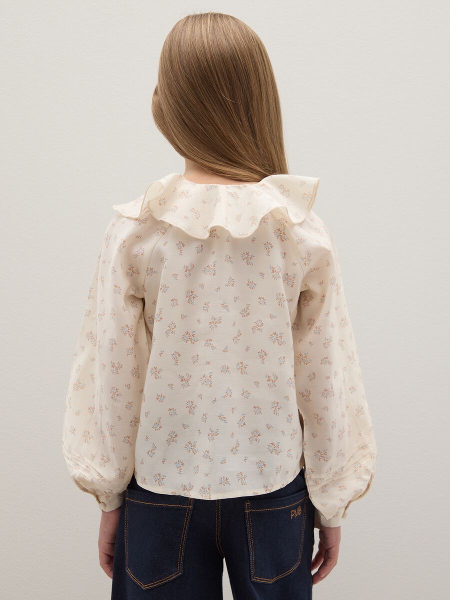 Blusa beige da bambina regular fit con motivo floreale_2