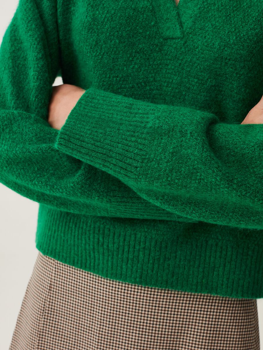 Maglia con scollo a polo_3