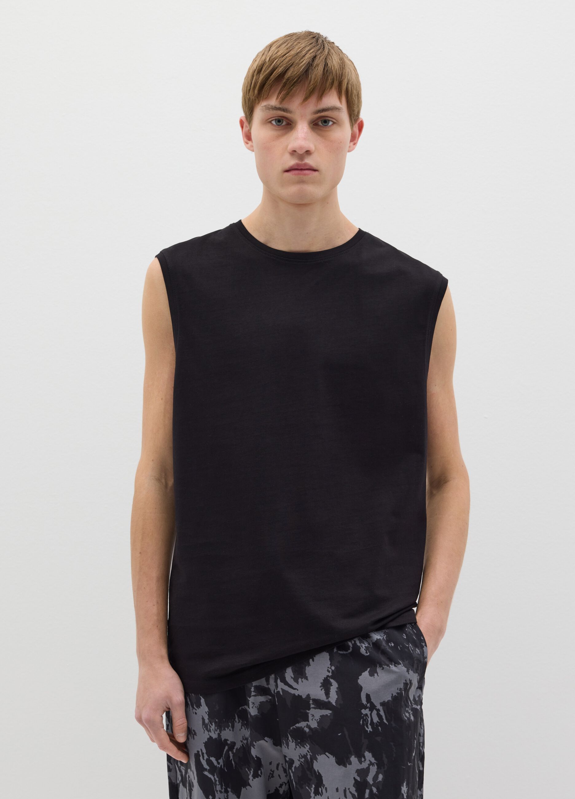 Cotton racerback vest with round neck