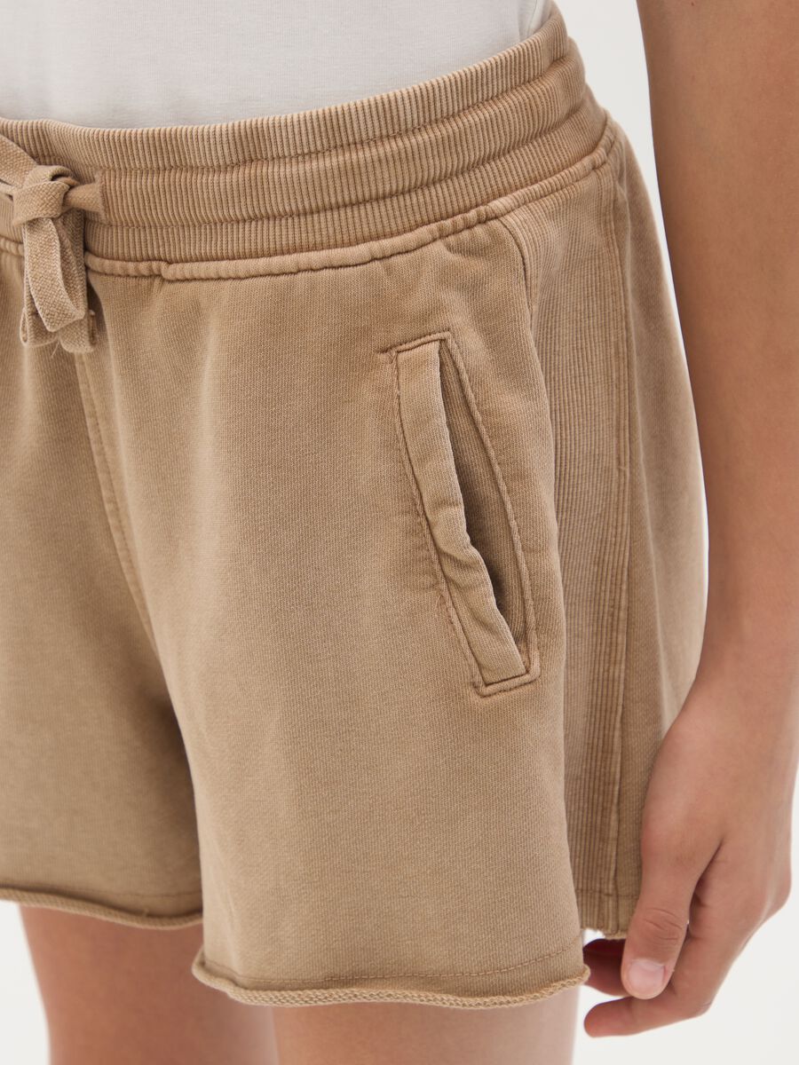 Girls' brown regular fit pure cotton shorts_2