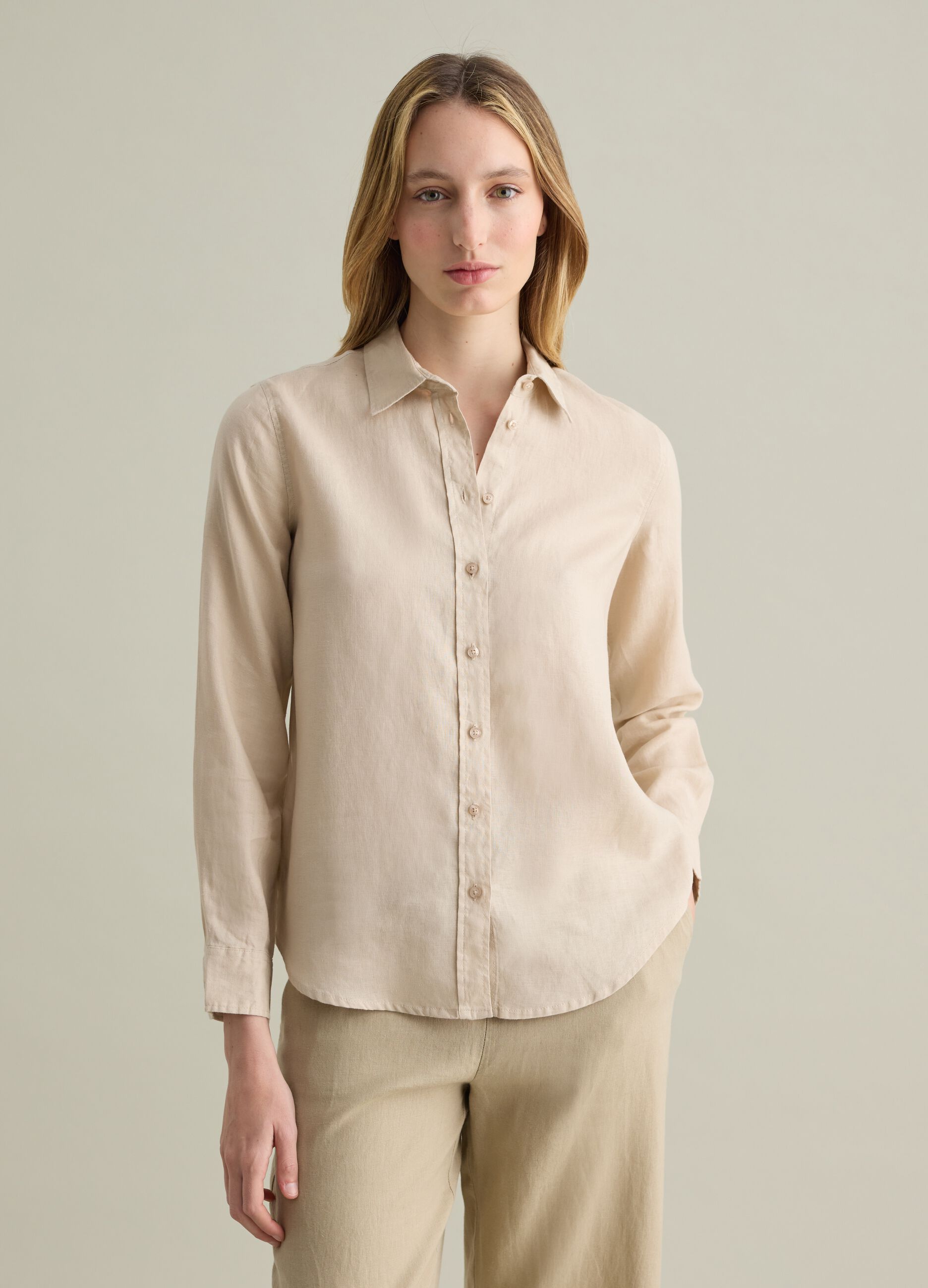 Camicia regular fit in lino beige