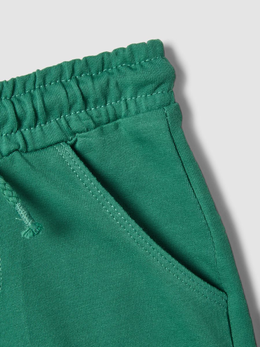 Green pure cotton shorts with elasticated waist_3