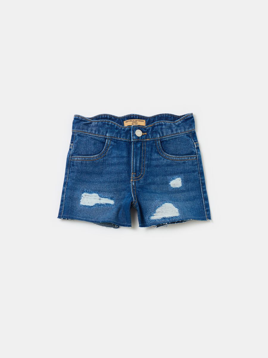 Shorts in denim con abrasioni_0