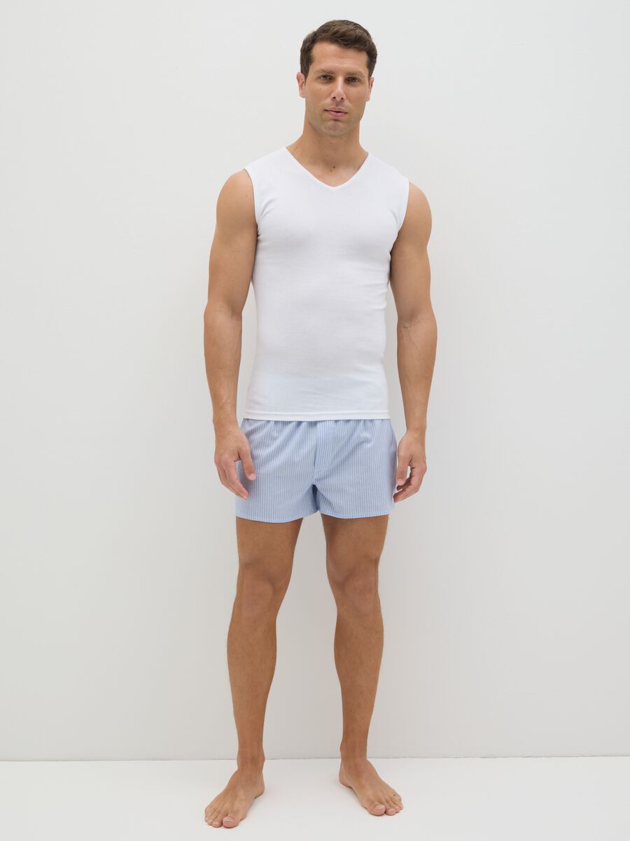 White vest in cotton with V neck_0