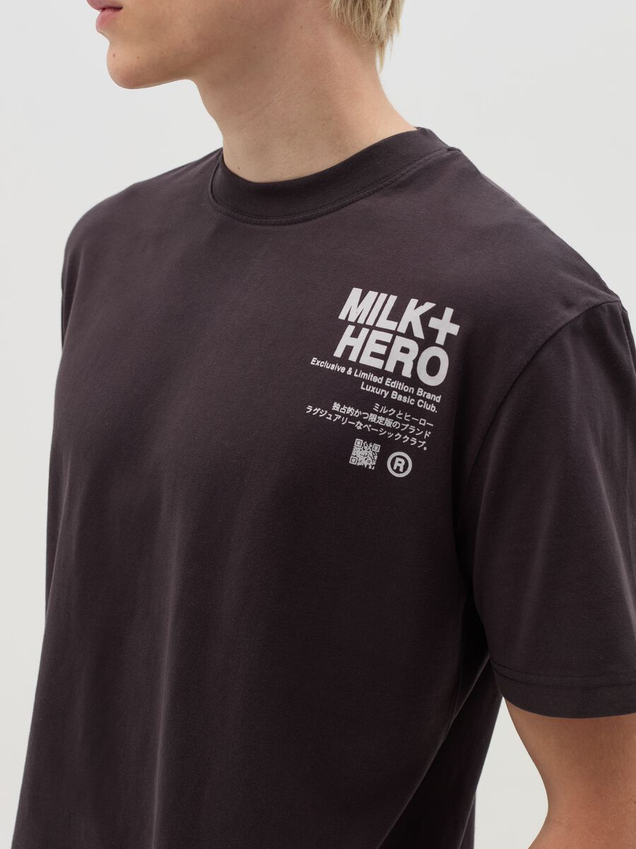 Printed T-shirt with round neck_3